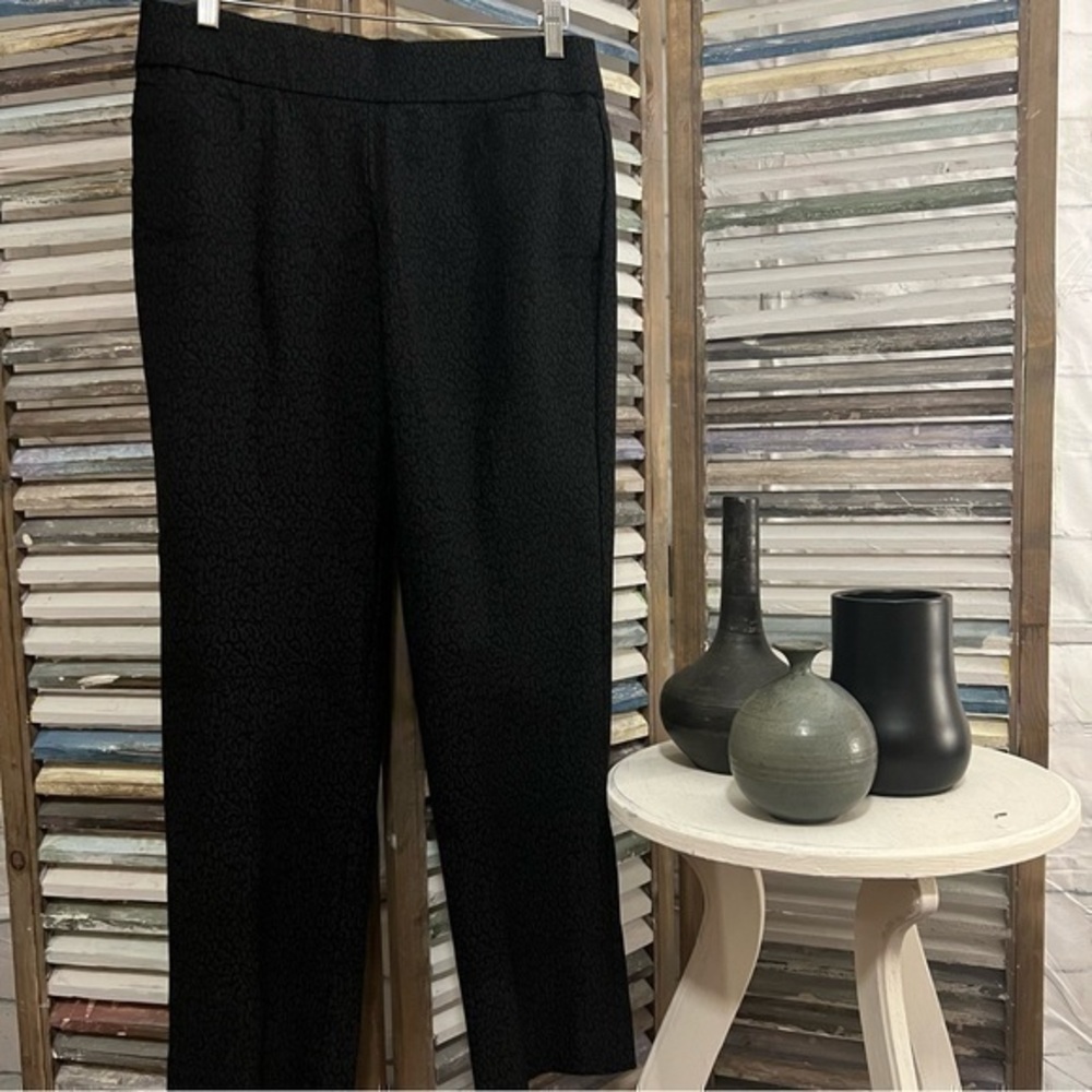 Briggs dress pants Size 8P Short. Comfort waistband w/slimming solution.